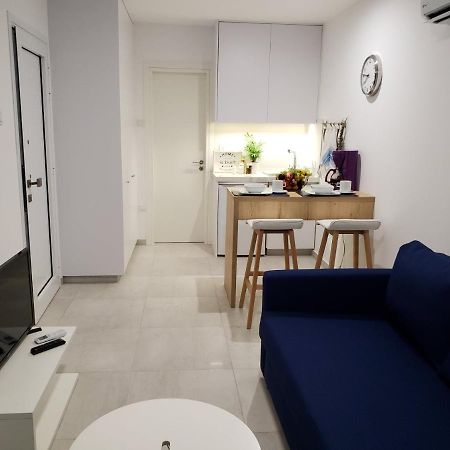 Modern & Cozy Studio W/ Backyard Near City Center 利马索尔 外观 照片