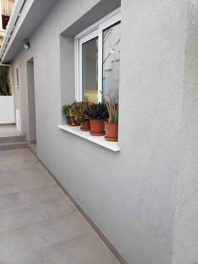Modern & Cozy Studio W/ Backyard Near City Center 利马索尔 外观 照片